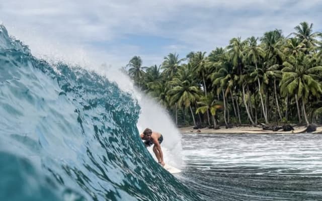 Pro In-Water Surf Shoot with Macarena - Nicaragua