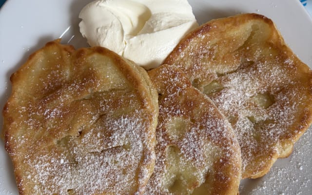 Secret Food Tour: Warsaw Old Town – Pierogi, Pancakes & more