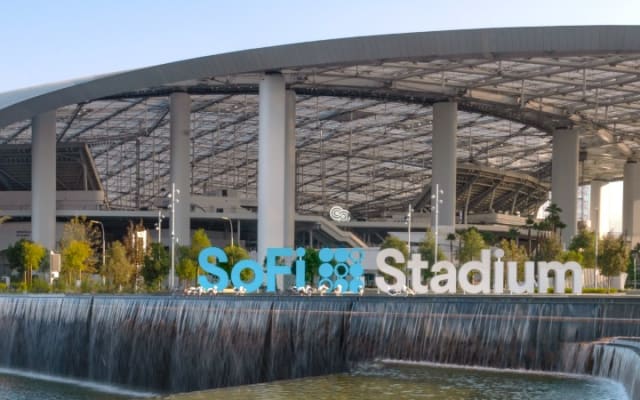 SoFi Limo Party Bus Tour - Run on the Field!