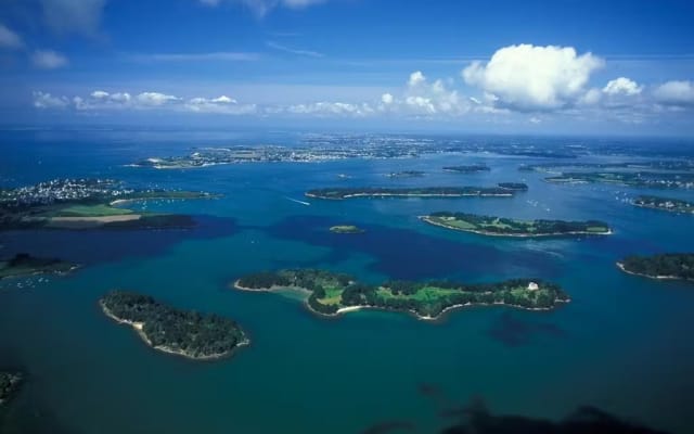 Boat Trip from Port-Navalo around Gulf of Morbihan with stop on Île aux Moines