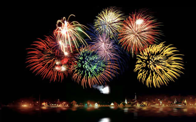 Friday Night Fireworks Sail (Waikiki)