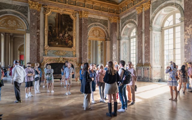 Versailles Full-Day Saver Tour: Palace, Gardens, and Estate of Marie Antoinette