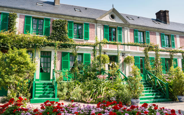 Giverny & Versailles Small Group Tour from Paris with Lunch