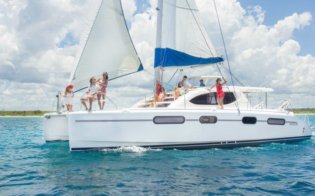  Riviera Maya Luxury Sailing