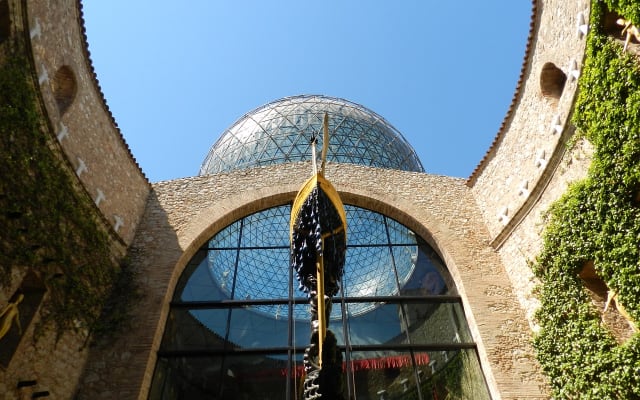 Skip the line ticket to Dalí Theatre-Museum with optional transfer