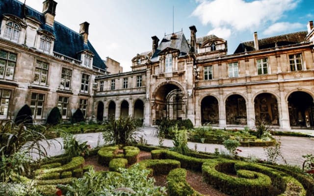 Le Marais District Guided Walking Tour - Private