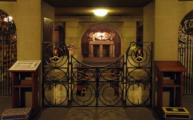 Ticket to Tower of London and Self-Guided Tours in London