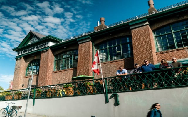 Best of Toronto Walking Tour W/ CN Tower and Boat Cruise