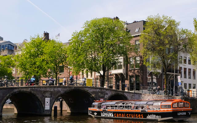 Semi-open Boat Cruise through Amsterdam