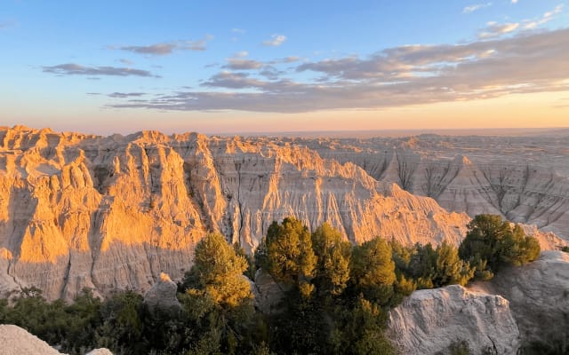 Badlands Sunset & Golden Hour Wildlife Tour