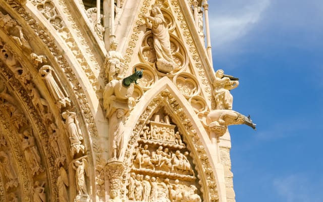 Champagne Day Tour From Reims : Veuve Clicquot (shared)