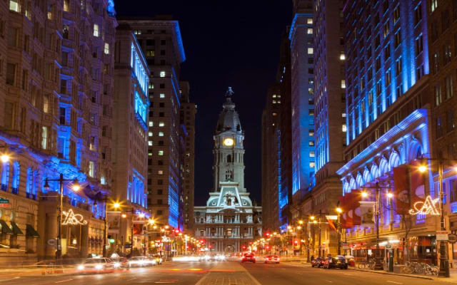 Scenic Philadelphia Night Small Group Tour W/ Cheesesteak