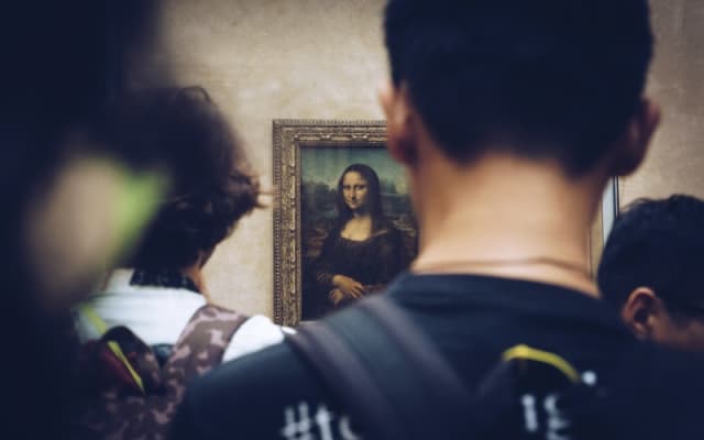 Fast-track for Louvre Museum & Self-Guided Tours in Paris