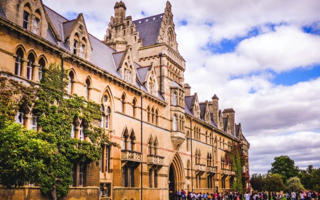 Oxford Walking Tour - Discover its University and Traditions