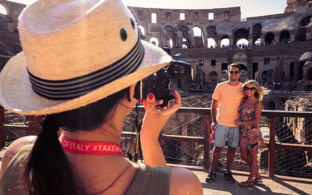 Private VIP Colosseum Underground Tour with Roman Forum & Palatine Hill