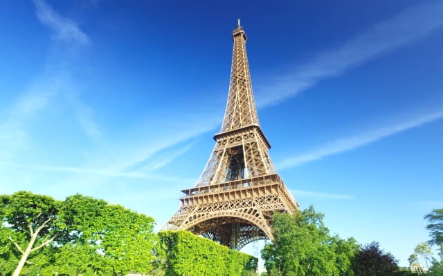 Eiffel Tower with Reserved Entrance and Access to the Summit