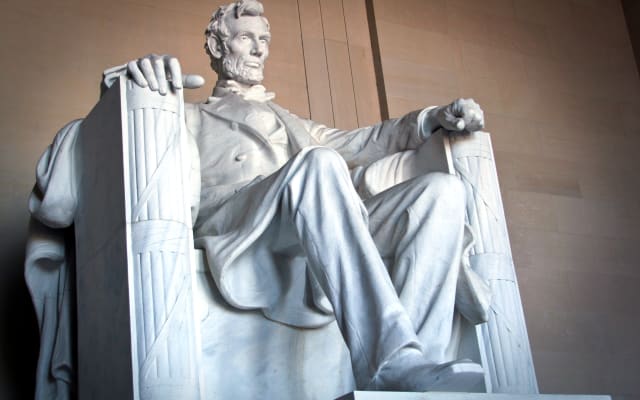 Scenic Washington Night Tour w/ Boat Cruise