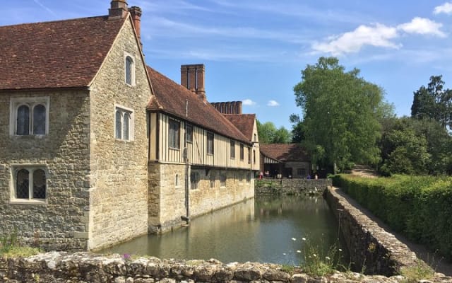 Medieval England Private Day Tour from London
