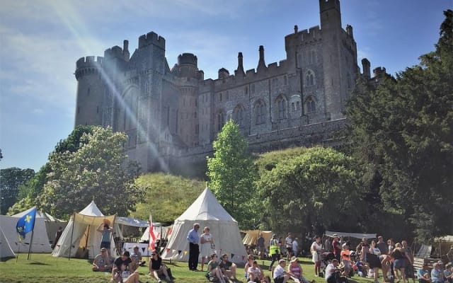 Private Day Tour to Stunning Arundel Castle from London