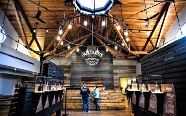 Nashville to Jack Daniel's Distillery Tour & Whiskey Tasting