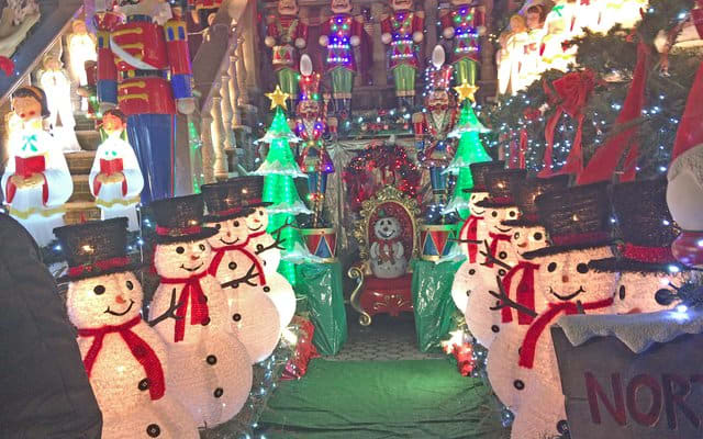 Brooklyn Christmas Lights Walking Tour at Dyker Heights