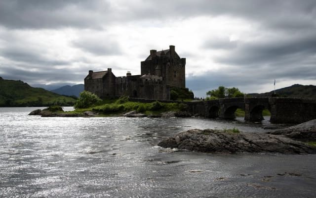 James Bond tours Scotland, Eilean Donan Castle and the Highlands