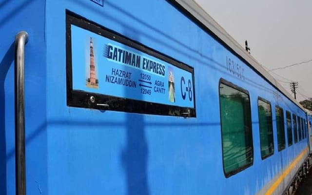 Delhi to Agra Tour by Gatimaan Express