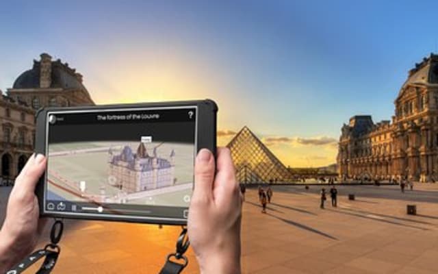 Immersive City Tour and Seine River Cruise