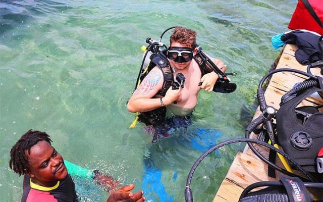 Non Certified Diving Experience plus Transportation