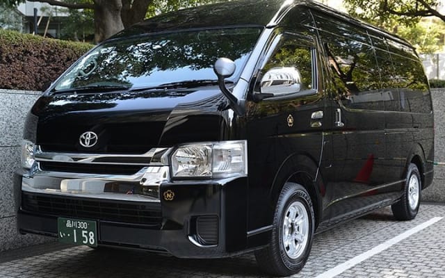 NRT Airport to / from Hakone (10-Seater)