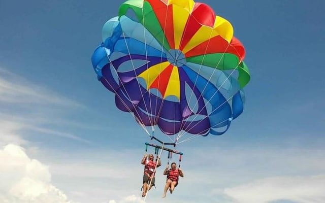 Amazing Parasailing Trip in Hurghada
