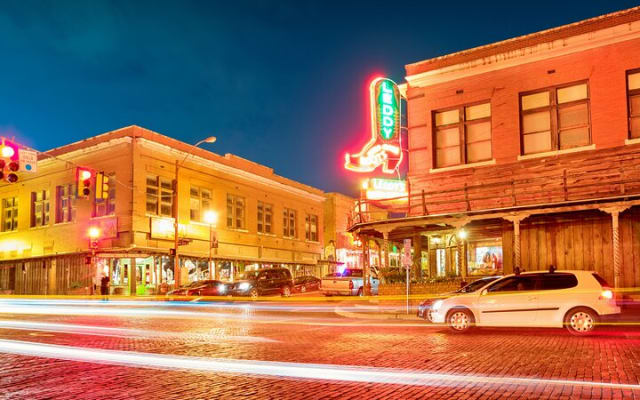 Phantom Glory Adults Only Walking Ghost Tour in Fort Worth