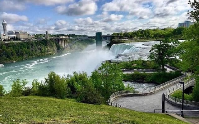 Daredevil Tour of Niagara Falls