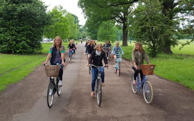 City Tour of Brighton by bike