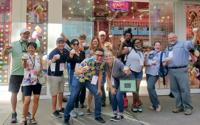 Sightseeing & Food Tasting Tour of the Las Vegas Strip