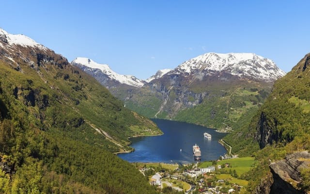 From Ålesund: Private l Day Trip to the Geiranger Fjord