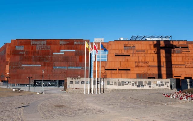 Gdansk: European Solidarity Centre English Guided Tour