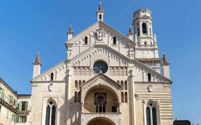 Verona: 21 Attractions Audio Guide with Map