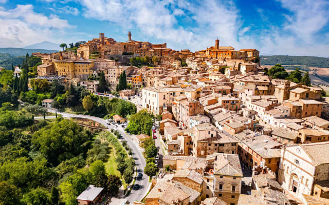 Rome: Tuscany & Montepulciano Day Trip with Lunch & Wines
