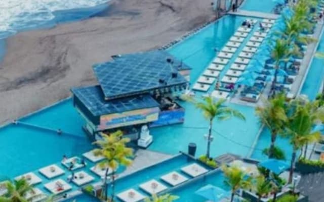 Atlas Beach Club: Entry Ticket