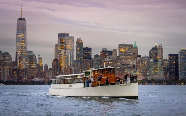 New York City Sunset Cruise on a Yacht 