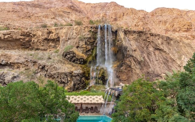 Private One Night Ma'in Waterfalls and Hot Springs Tour from Amman 