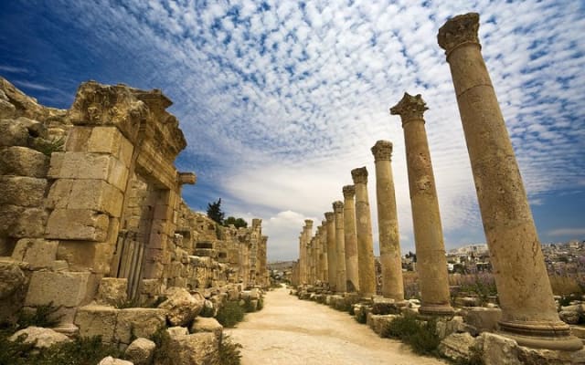 4-Night Private Jordan Cultural Tour: Jerash, Petra, and Wadi Rum Overnight 