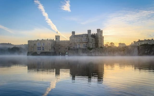 Leeds Castle, Canterbury Christmas Market, Dover & Greenwich on Christmas Eve 