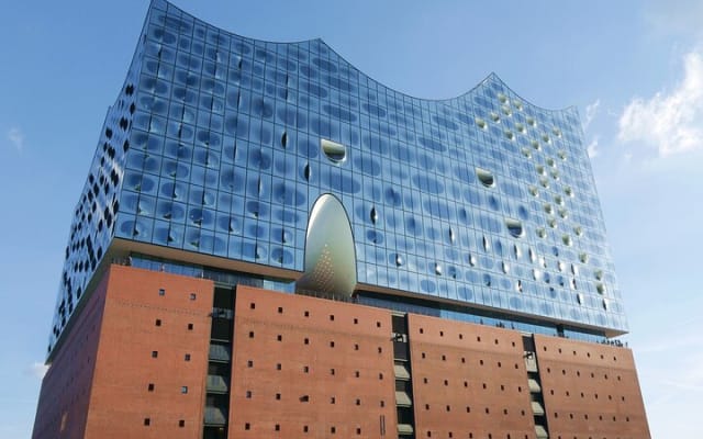 Private Elphi Plaza guided tour