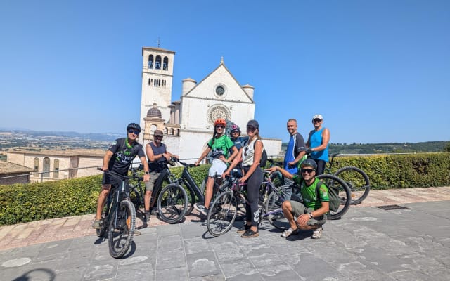5 days between Rome and Umbria: with private transfer and e-bike tour