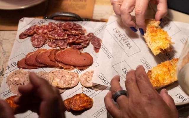 Barcelona Old Town Tapas Tour: Vermouth, Bites & Hidden Gems