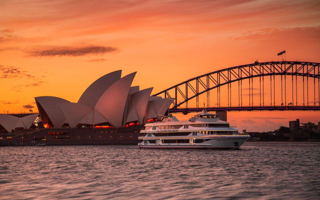 Sydney Harbour Starlight Dinner Cruise