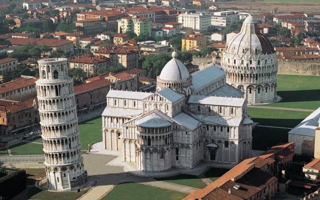 Private Pisa and Lucca Half-Day Tour