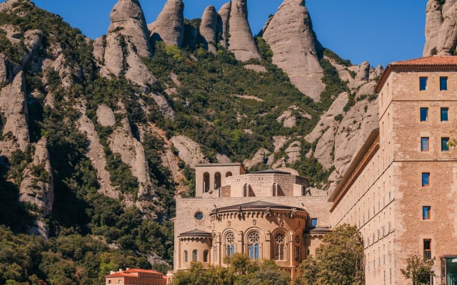 Montserrat Monastery and Brunch Tour